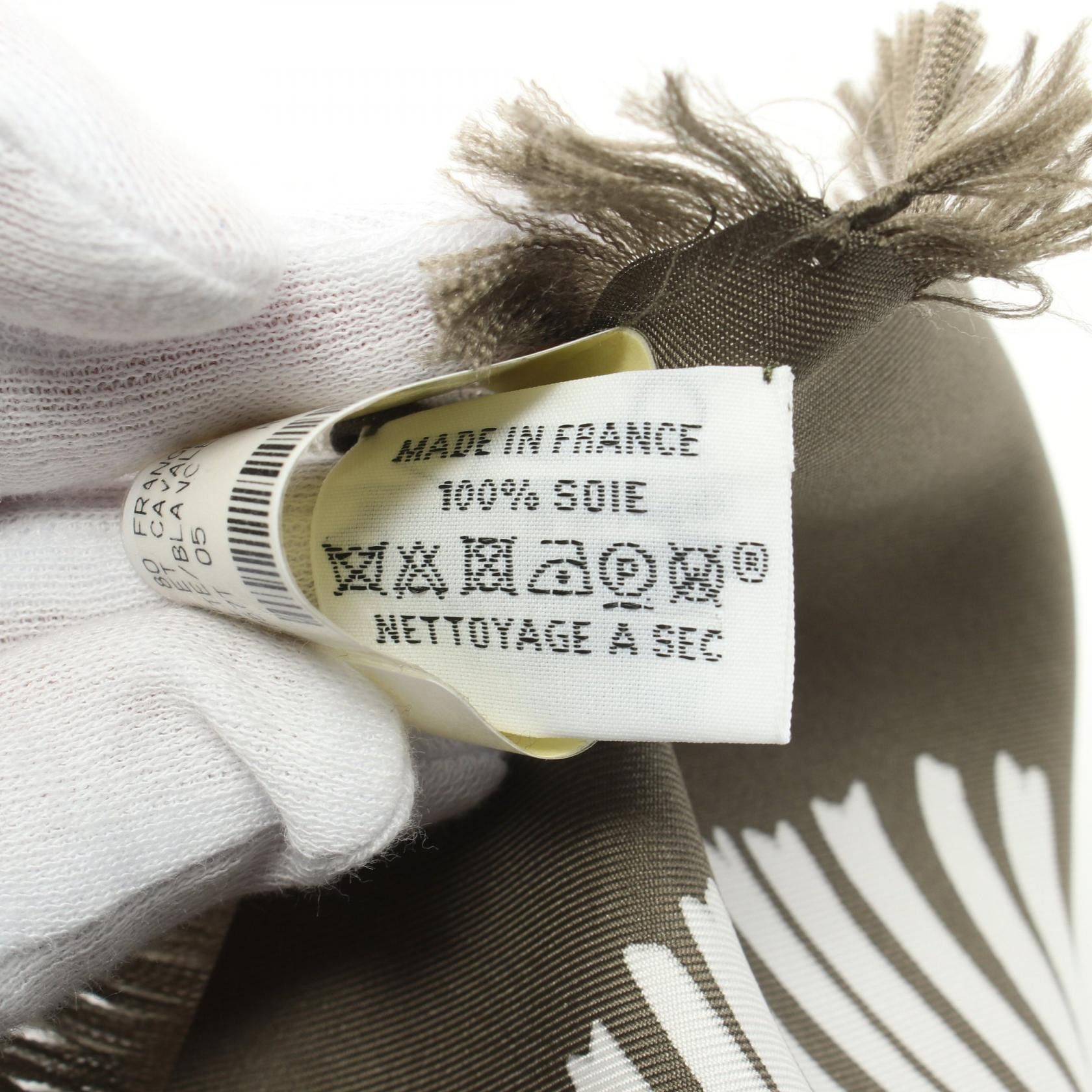Hermes Hermes Carres H80 Sabre Ornament Bag Fringe Scarf Silk Gray Green White Size ONE SIZE - 3 Thumbnail