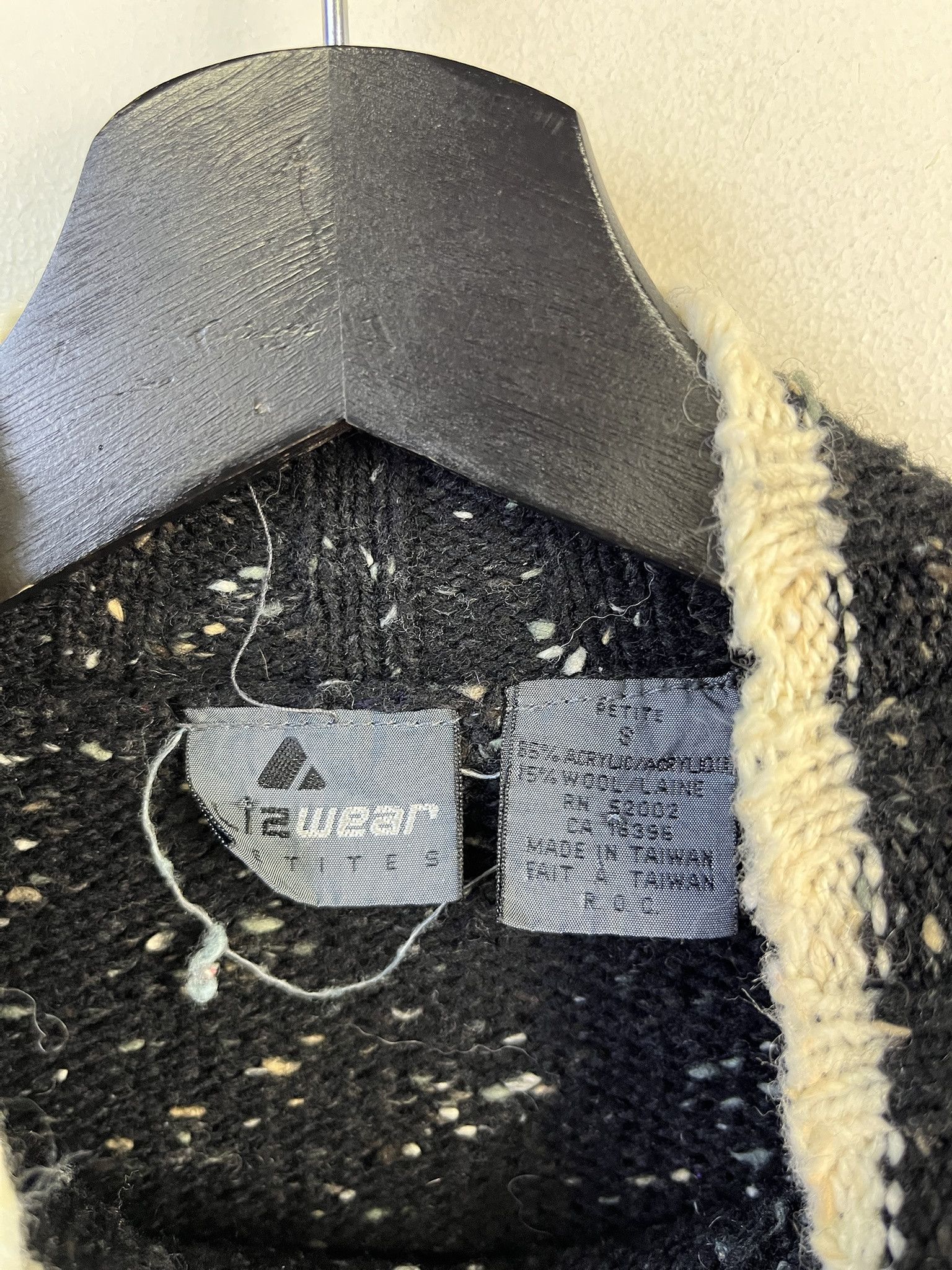 Other Vintage Knit Sweater 1990s Thick Knit Snowflake Knit Sweater Size S Size US S / EU 44-46 / 1 - 2 Thumbnail