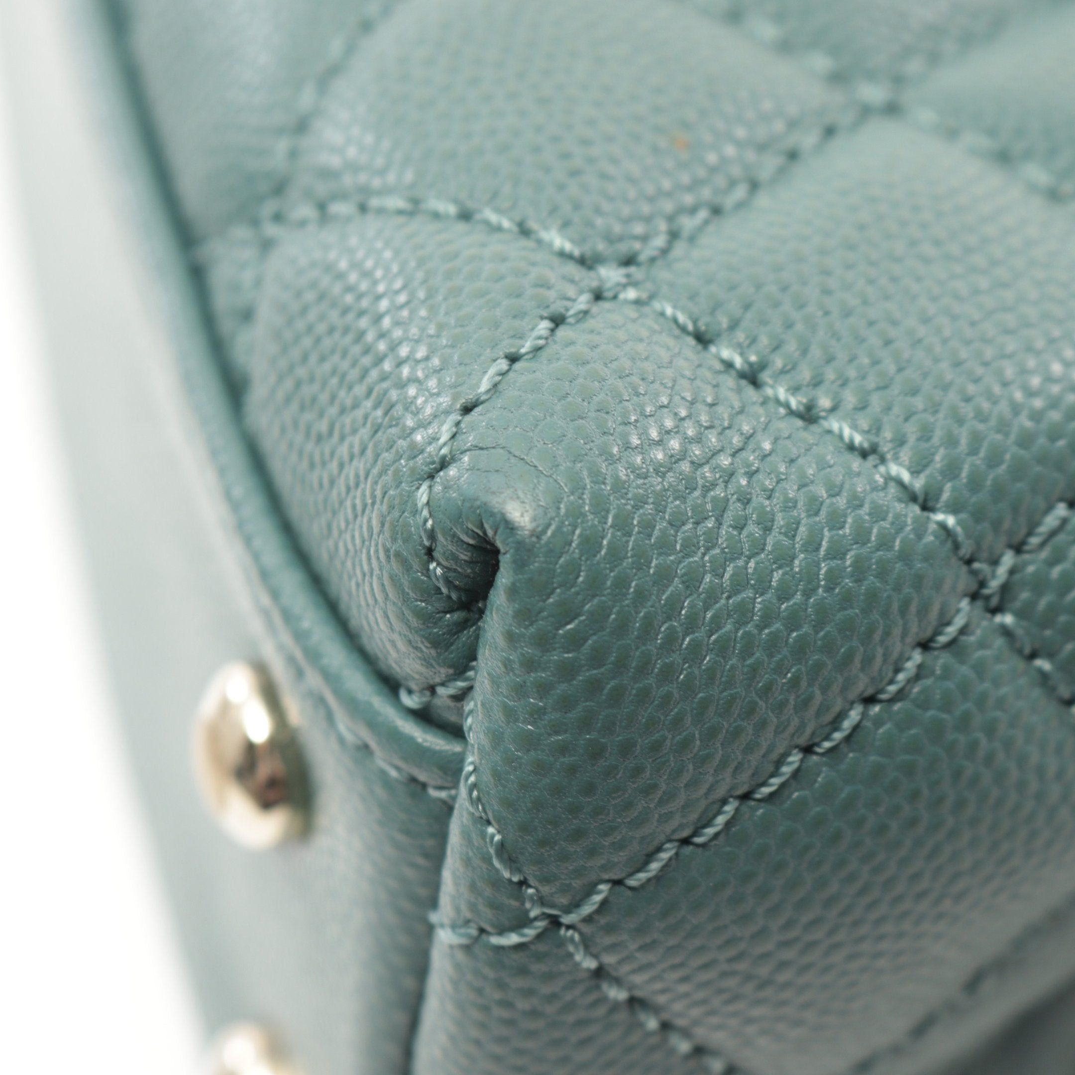 Chanel Chanel Coco Handle Flap Matelasse Handbag Caviar Skin Green Gold Hardware Size ONE SIZE - 6 Thumbnail