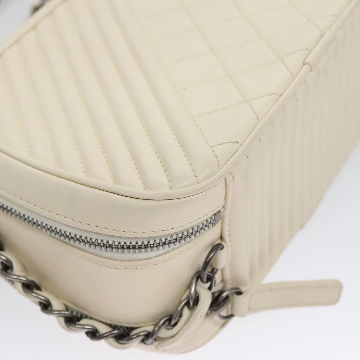 Chanel Coco Boy White Leather Shoulder Bag (Pre-Owned) Size ONE SIZE - 7 Thumbnail