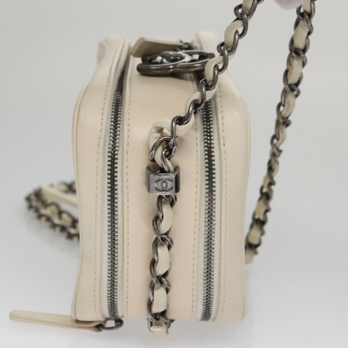 Chanel Coco Boy White Leather Shoulder Bag (Pre-Owned) Size ONE SIZE - 4 Thumbnail