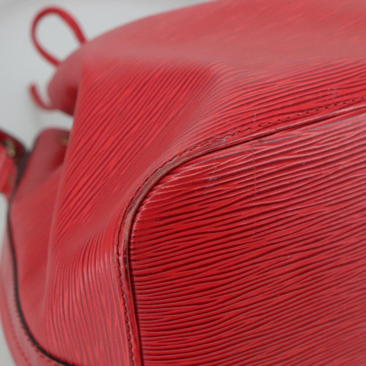 Louis Vuitton Noé Pm Red Leather Shoulder Bag (Pre-Owned) Size ONE SIZE - 8 Thumbnail