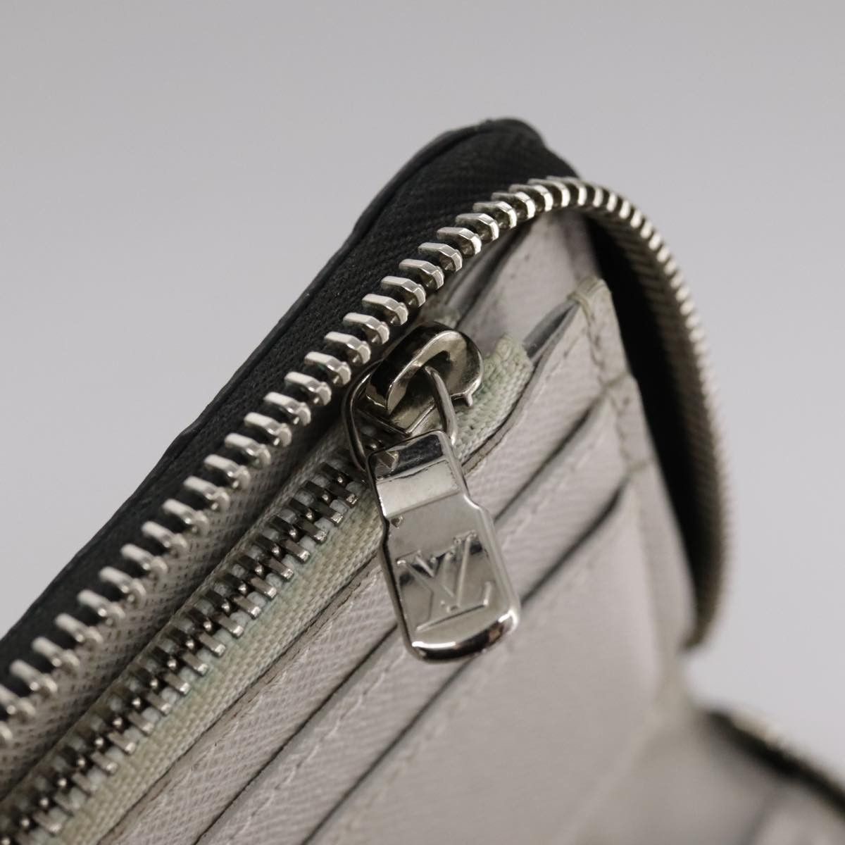 Louis Vuitton Zippy Wallet Vertical Grey Canvas Wallet (Pre-Owned) Size ONE SIZE - 10 Thumbnail