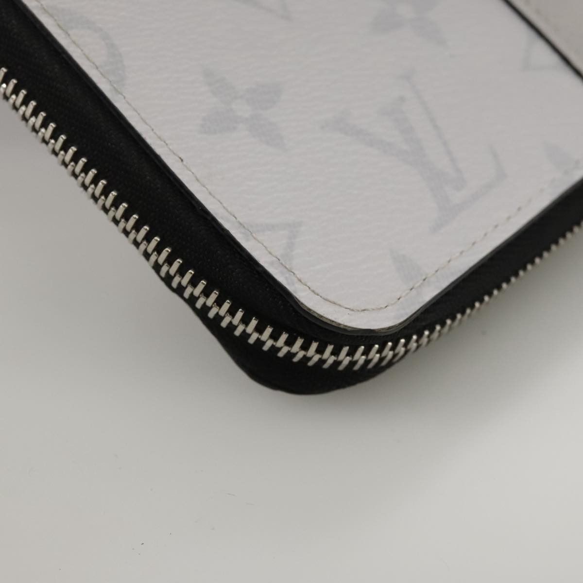 Louis Vuitton Zippy Wallet Vertical Grey Canvas Wallet (Pre-Owned) Size ONE SIZE - 7 Thumbnail