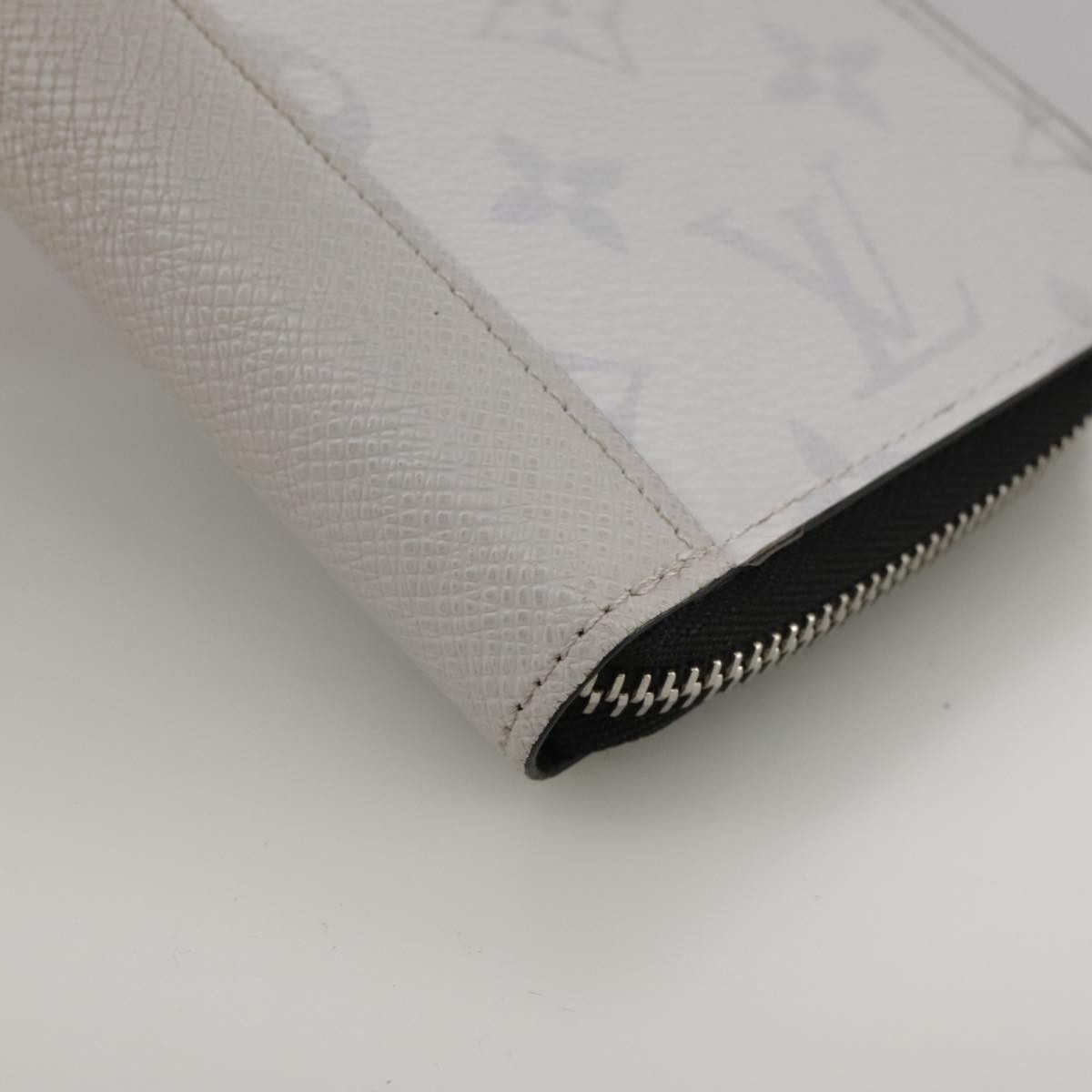 Louis Vuitton Zippy Wallet Vertical Grey Canvas Wallet (Pre-Owned) Size ONE SIZE - 5 Thumbnail