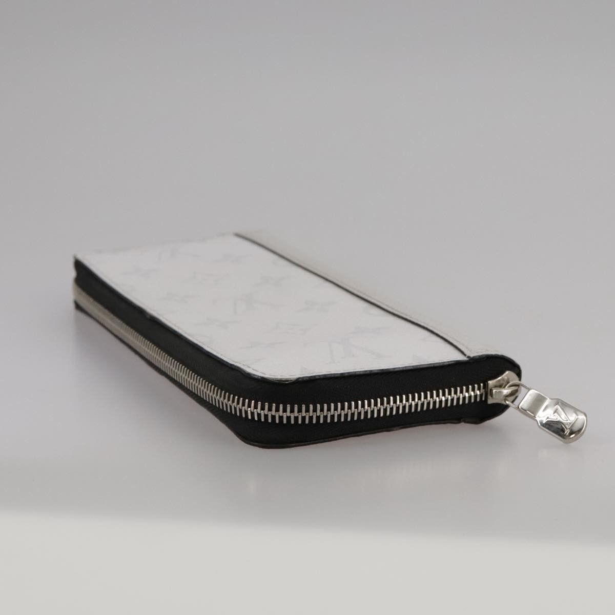 Louis Vuitton Zippy Wallet Vertical Grey Canvas Wallet (Pre-Owned) Size ONE SIZE - 14 Thumbnail
