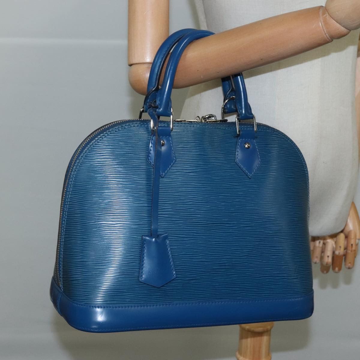 Louis Vuitton Alma Blue Leather Handbag (Pre-Owned) Size ONE SIZE - 16 Thumbnail