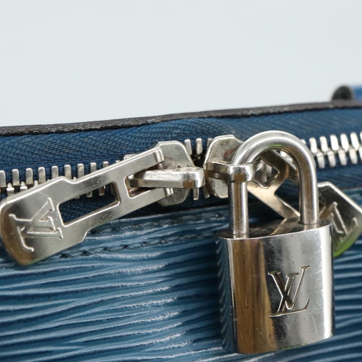 Louis Vuitton Alma Blue Leather Handbag (Pre-Owned) Size ONE SIZE - 12 Thumbnail