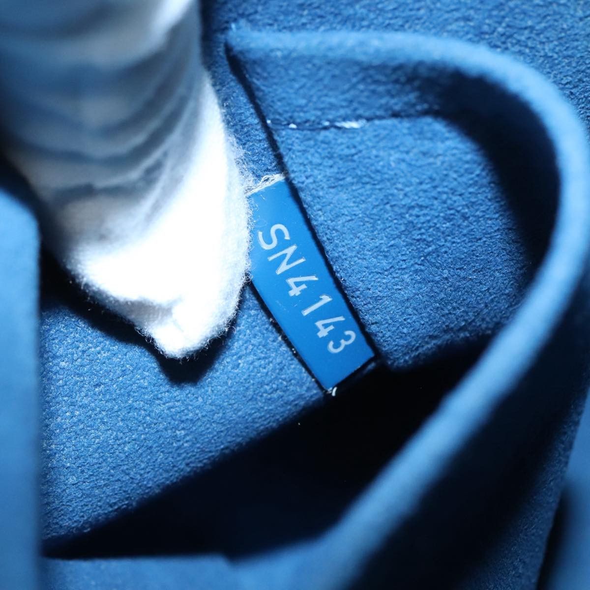 Louis Vuitton Alma Blue Leather Handbag (Pre-Owned) Size ONE SIZE - 14 Thumbnail