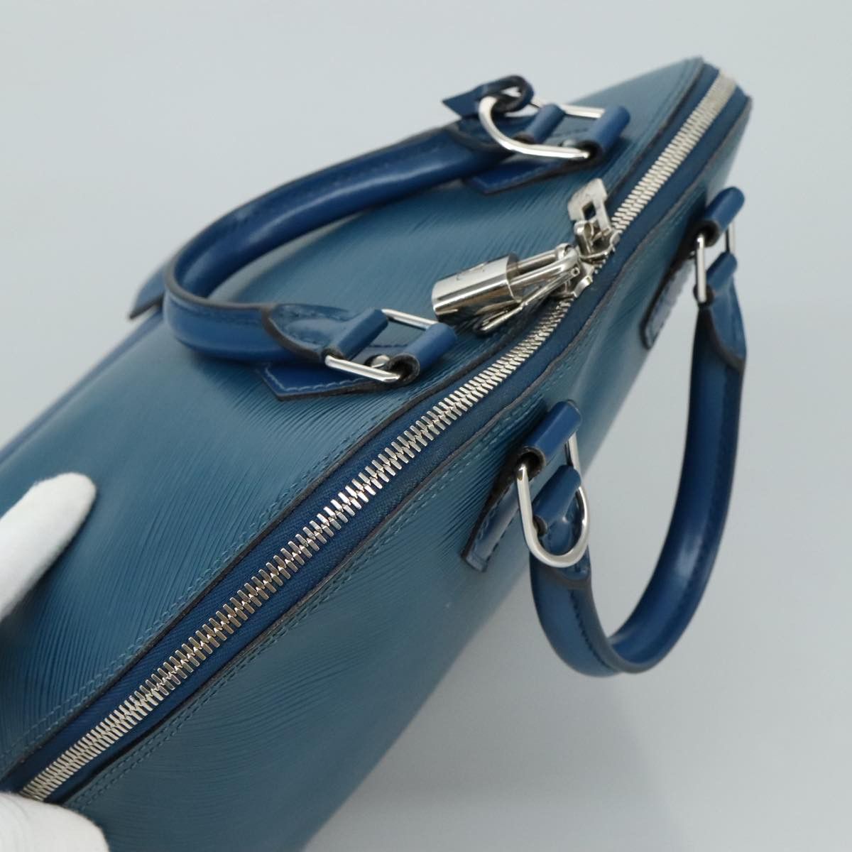 Louis Vuitton Alma Blue Leather Handbag (Pre-Owned) Size ONE SIZE - 18 Thumbnail