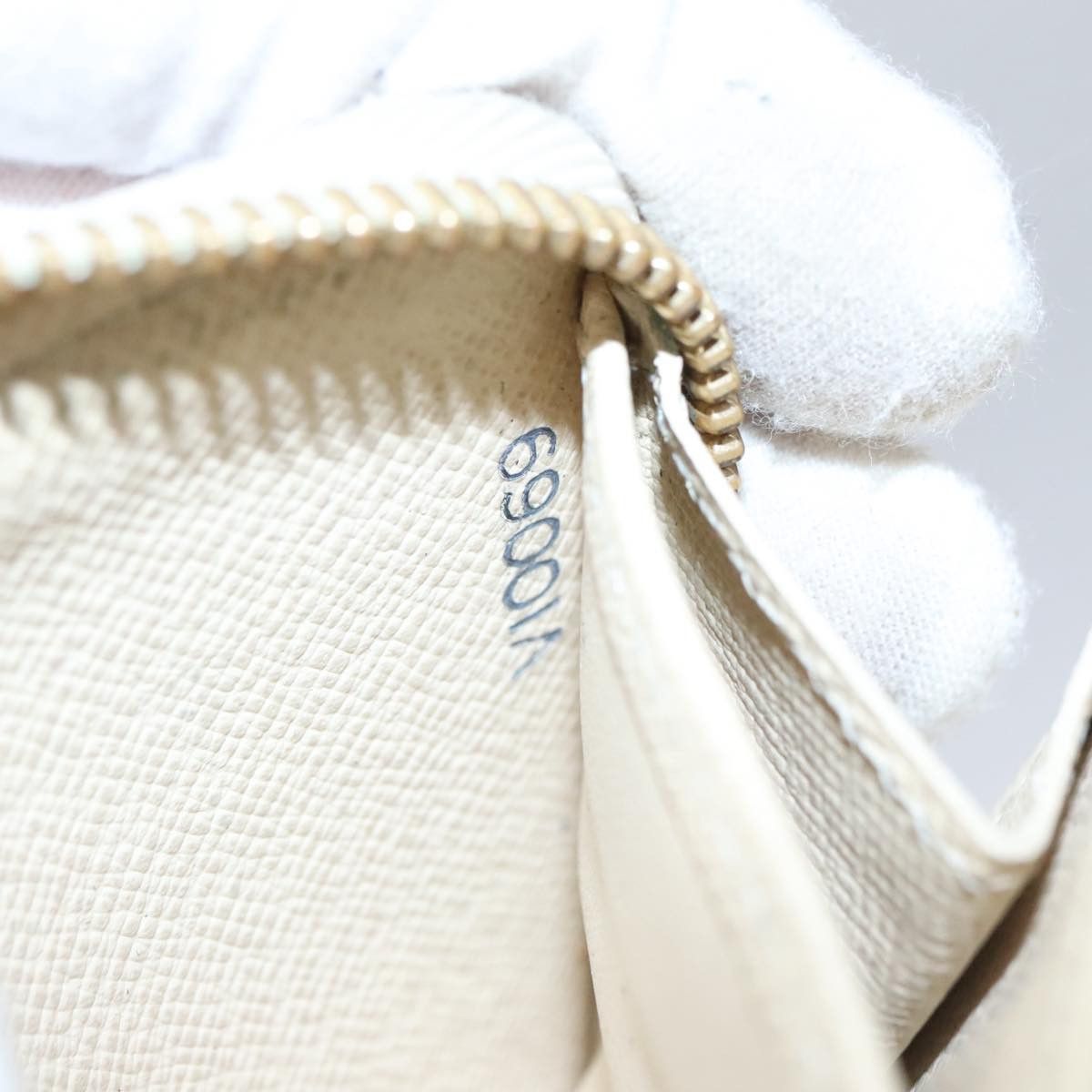 Louis Vuitton Zippy Wallet White Canvas Wallet (Pre-Owned) Size ONE SIZE - 13 Thumbnail