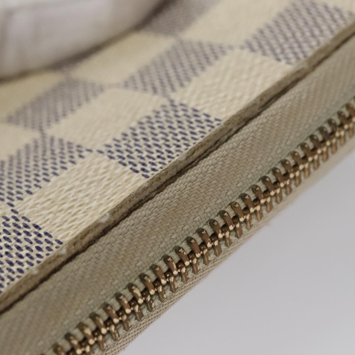 Louis Vuitton Zippy Wallet White Canvas Wallet (Pre-Owned) Size ONE SIZE - 18 Thumbnail