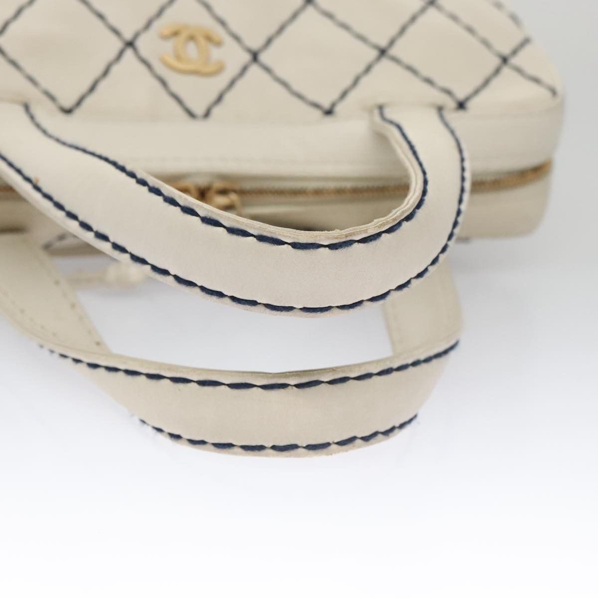 Chanel Wild Stitch White Leather Handbag (Pre-Owned) Size ONE SIZE - 10 Thumbnail