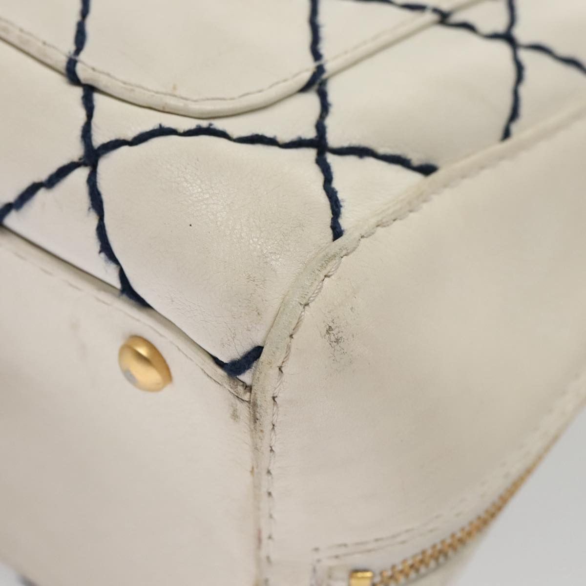 Chanel Wild Stitch White Leather Handbag (Pre-Owned) Size ONE SIZE - 8 Thumbnail