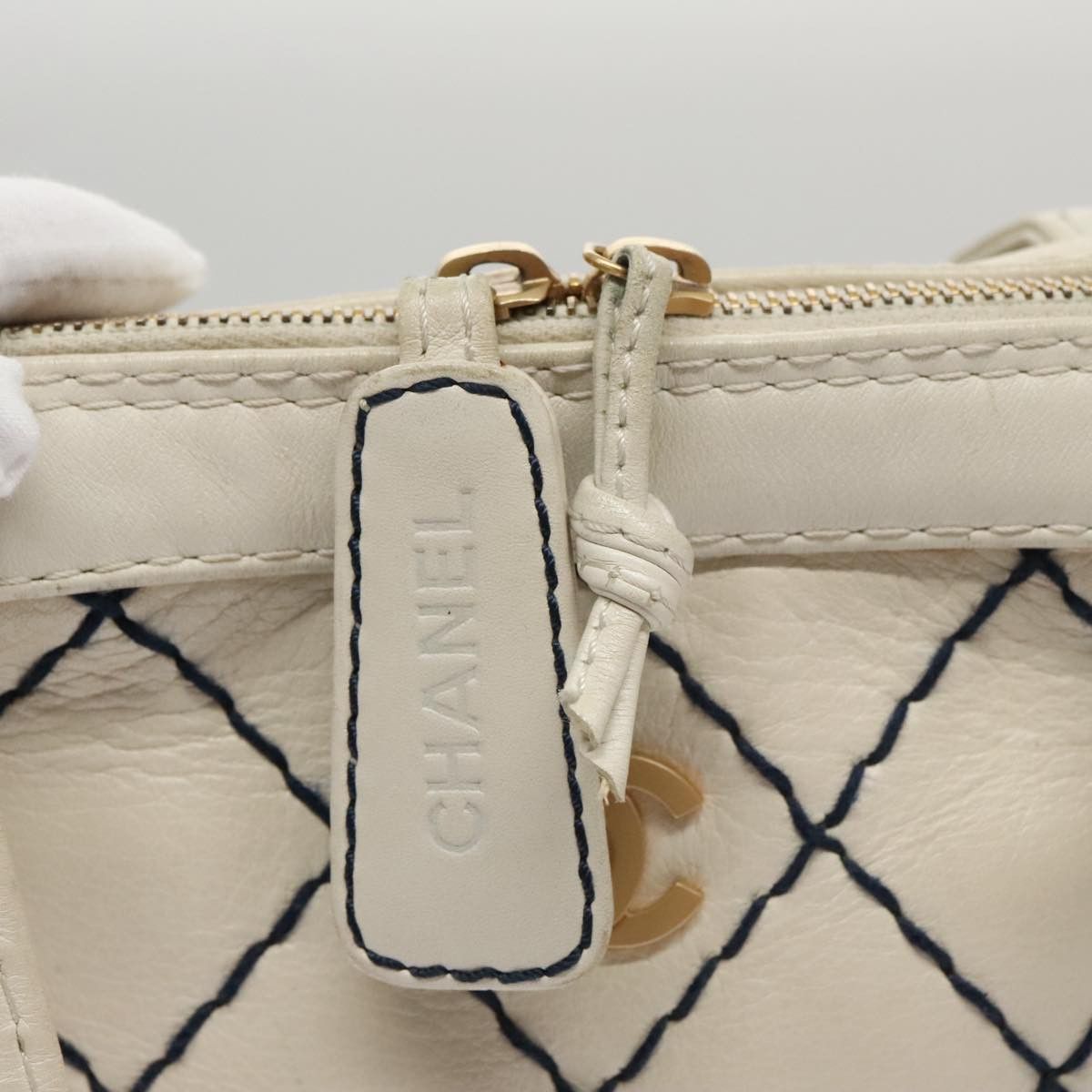 Chanel Wild Stitch White Leather Handbag (Pre-Owned) Size ONE SIZE - 13 Thumbnail