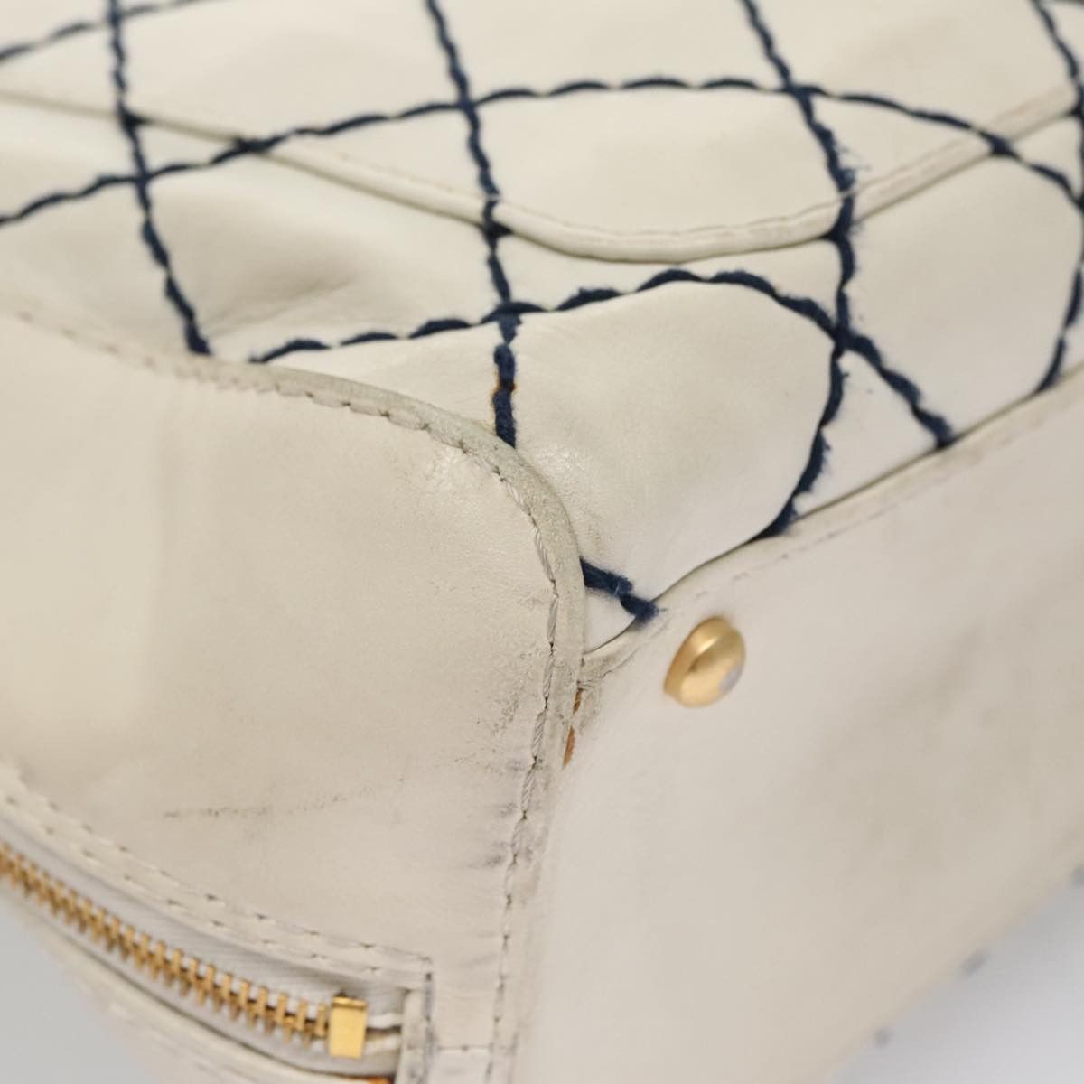Chanel Wild Stitch White Leather Handbag (Pre-Owned) Size ONE SIZE - 7 Thumbnail