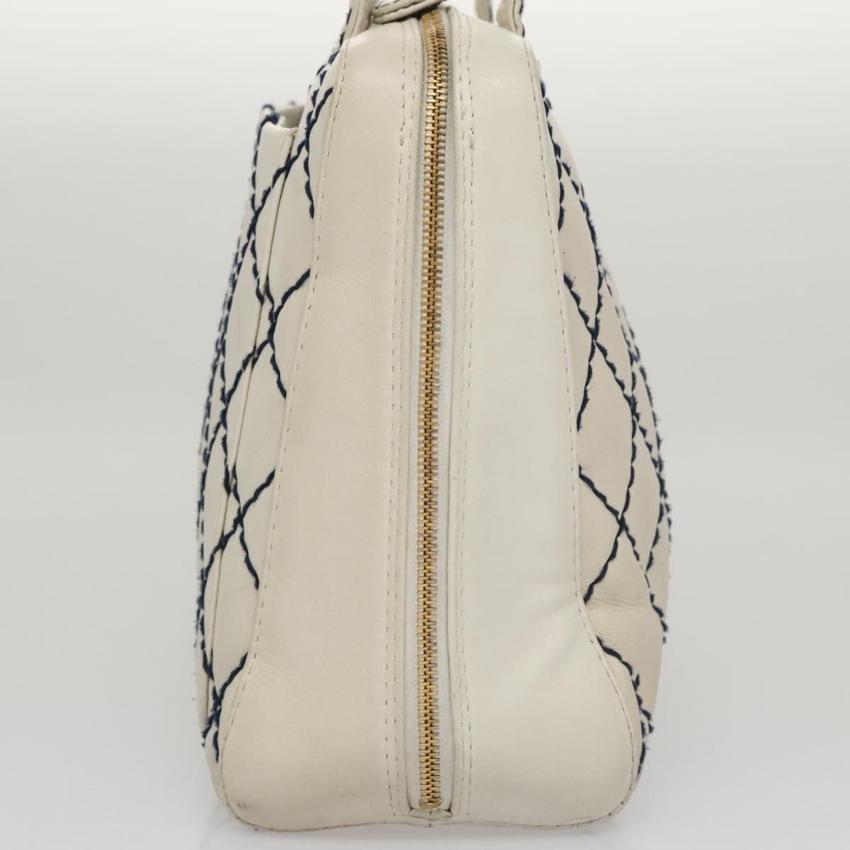Chanel Wild Stitch White Leather Handbag (Pre-Owned) Size ONE SIZE - 4 Thumbnail