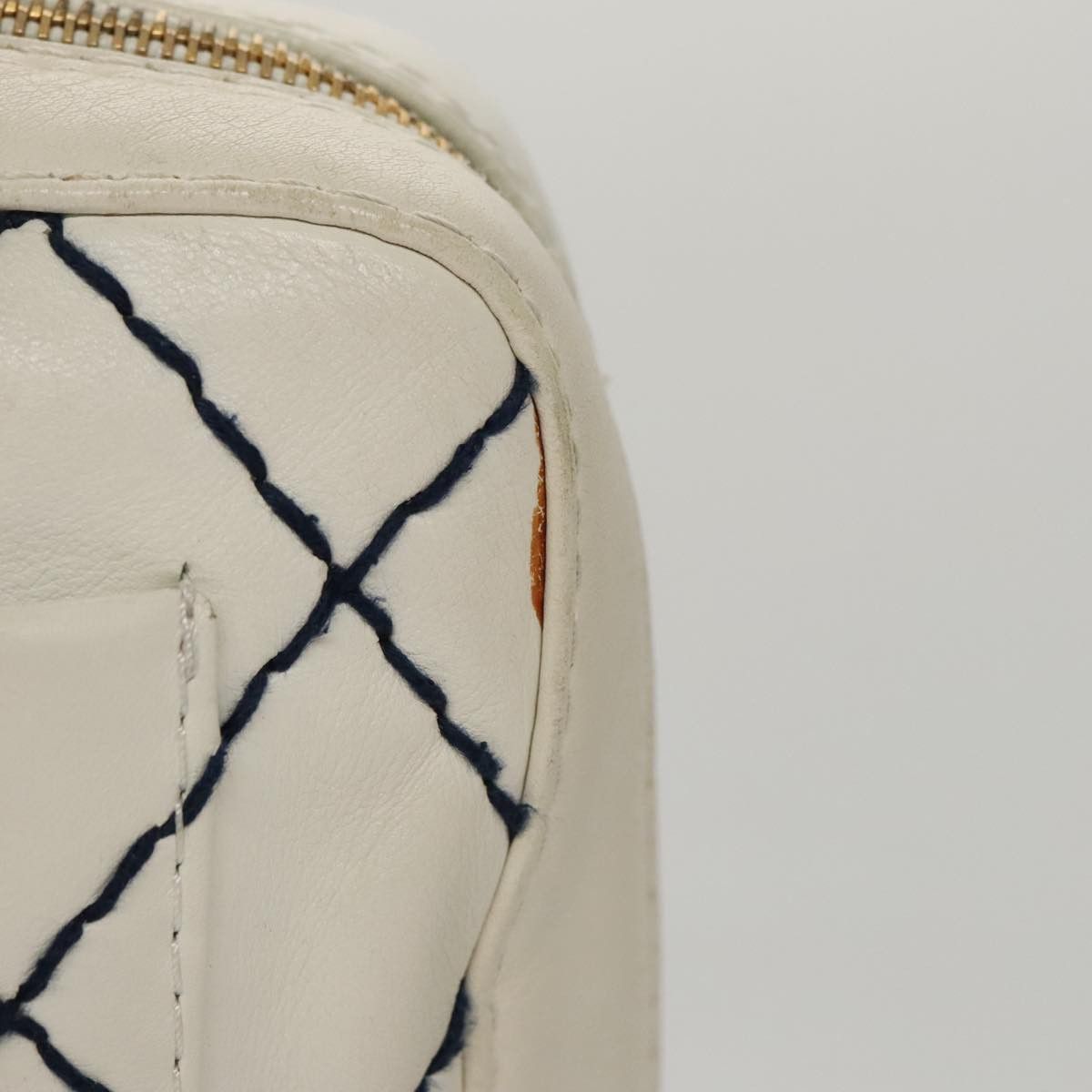 Chanel Wild Stitch White Leather Handbag (Pre-Owned) Size ONE SIZE - 19 Thumbnail