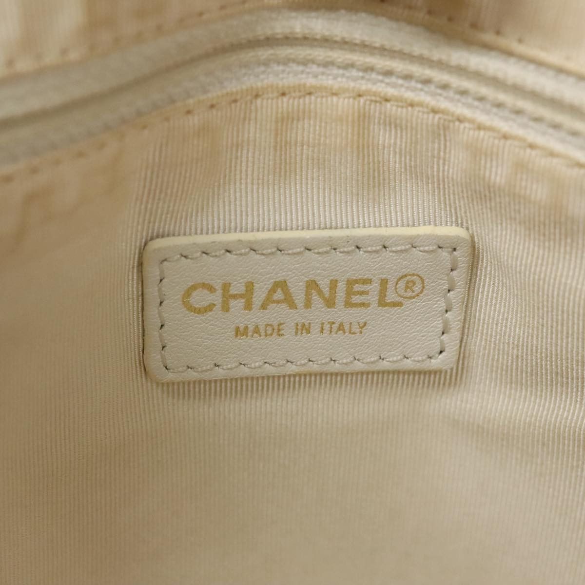 Chanel Wild Stitch White Leather Handbag (Pre-Owned) Size ONE SIZE - 17 Thumbnail