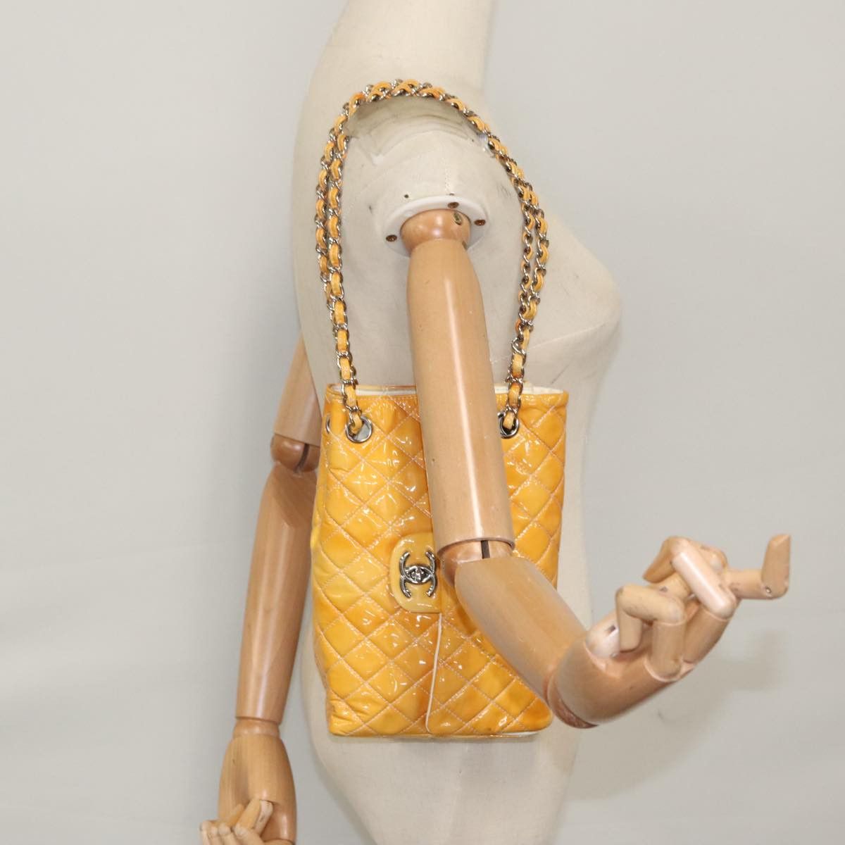 Chanel Timeless Yellow Patent Leather Shoulder Bag (Pre-Owned) Size ONE SIZE - 16 Thumbnail