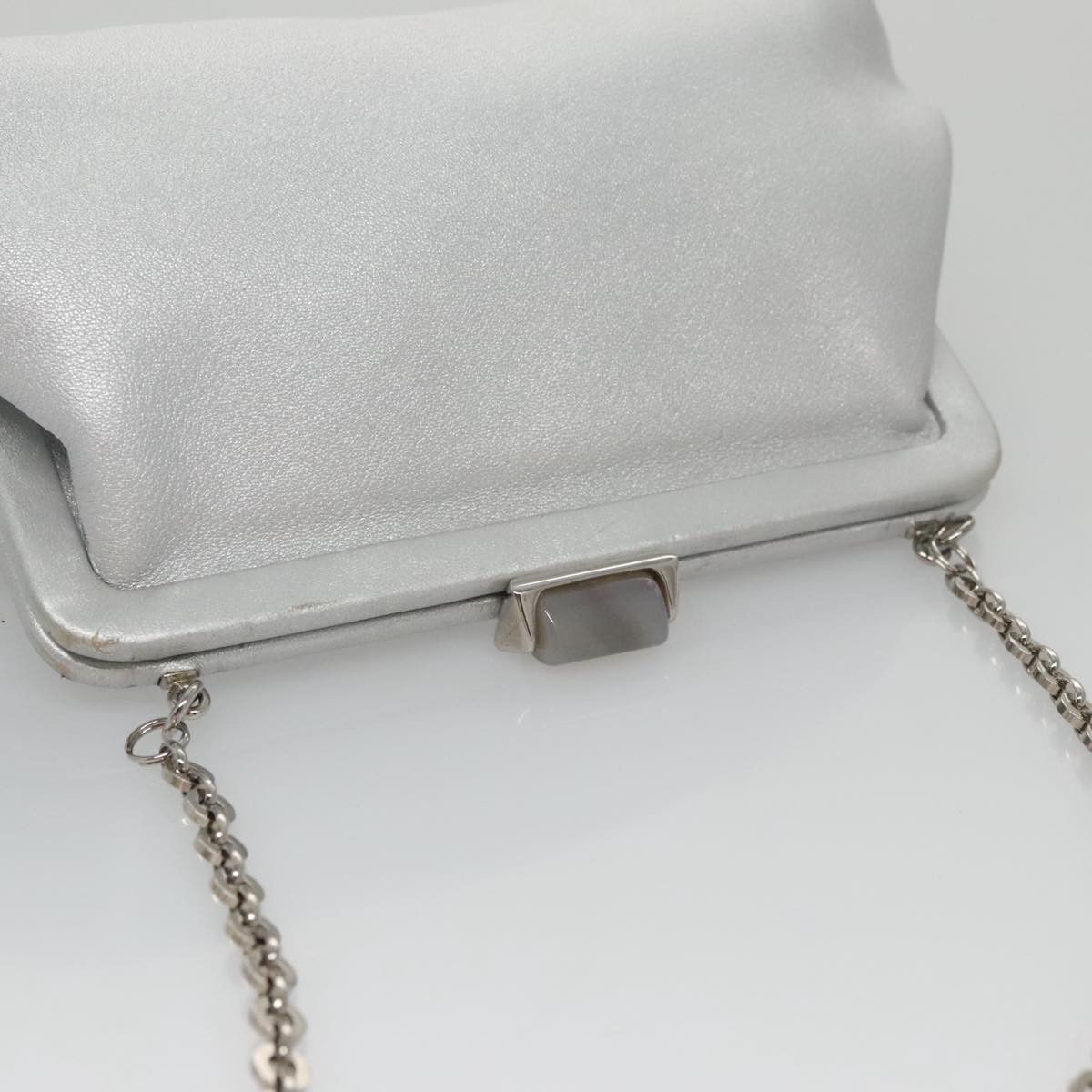 Salvatore Ferragamo Silver Leather Shoulder Bag (Pre-Owned) Size ONE SIZE - 19 Thumbnail