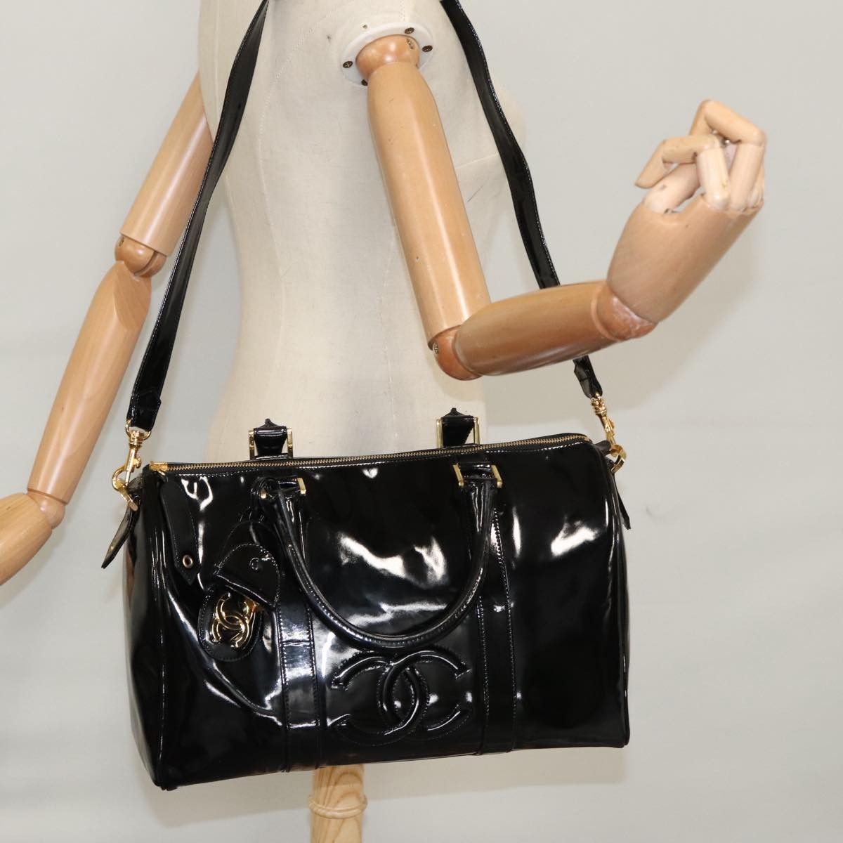 Chanel Logo Cc Black Patent Leather Travel Bag (Pre-Owned) Size ONE SIZE - 18 Thumbnail