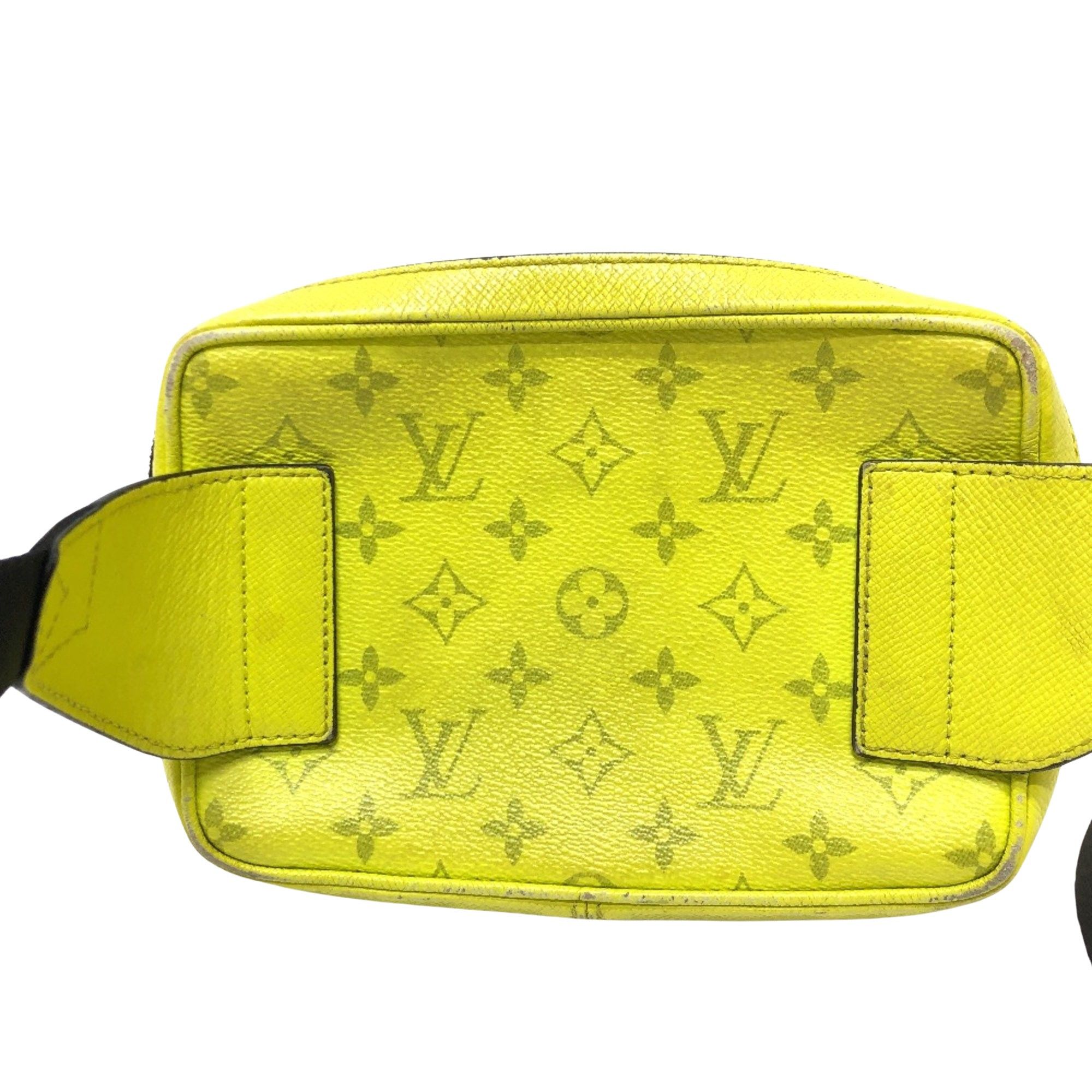 Louis Vuitton Louis Vuitton Outdoor clutch Size ONE SIZE - 2 Thumbnail