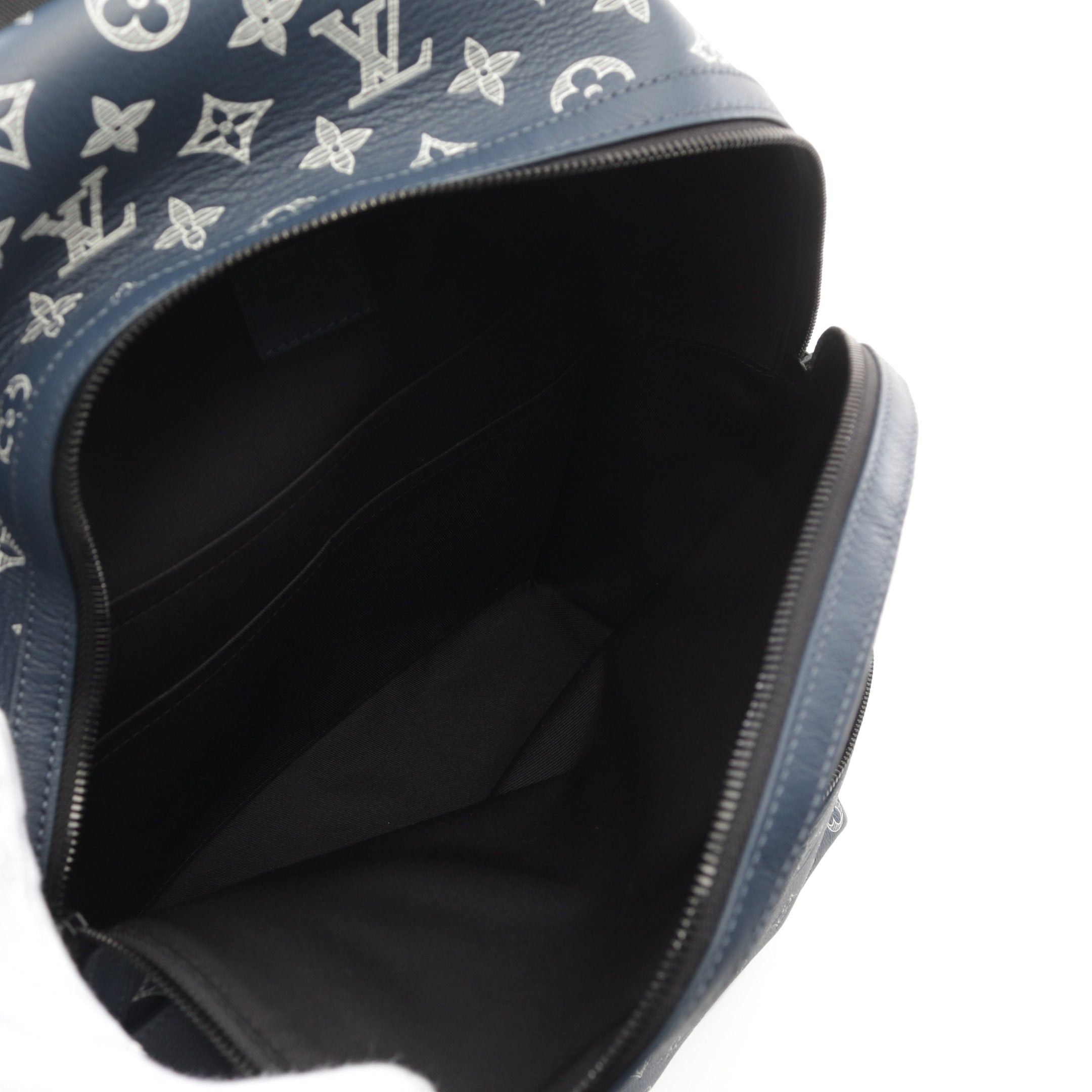 Louis Vuitton Louis Vuitton Discovery Monogram Shadow Backpack Rucksack Leather Navy Size ONE SIZE - 3 Thumbnail