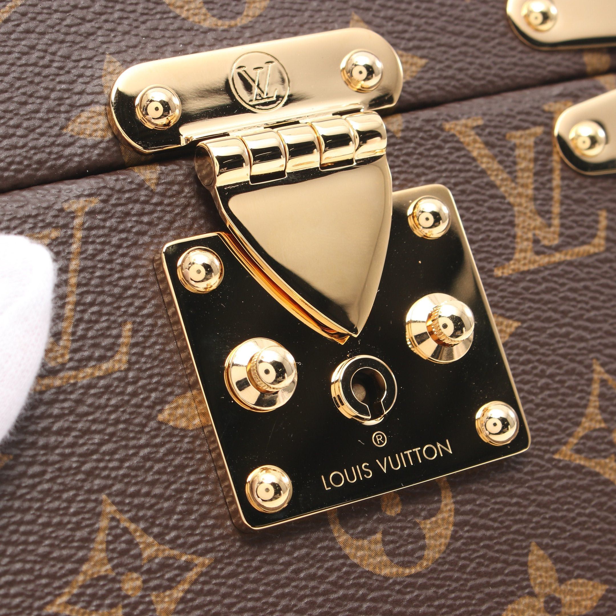 Louis Vuitton Louis Vuitton Camera Box Monogram Handbag Leather Brown Size ONE SIZE - 5 Thumbnail