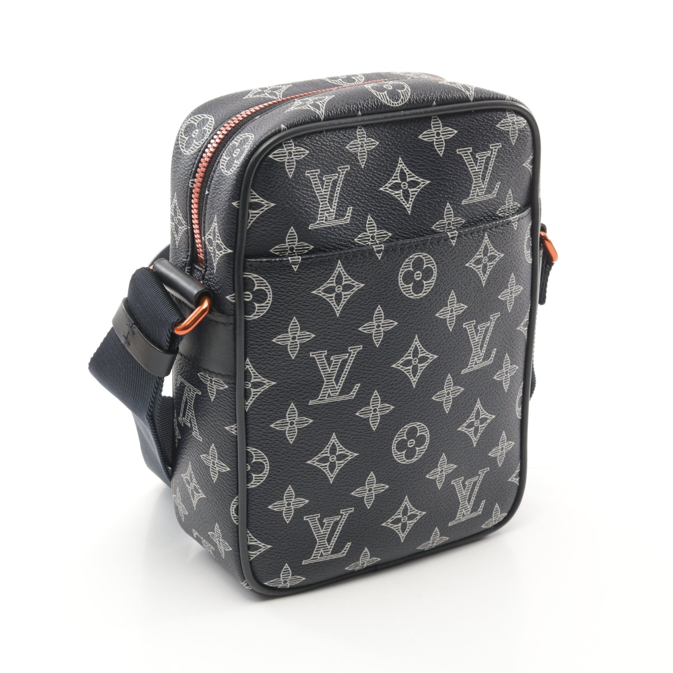 Louis Vuitton Louis Vuitton Danube Pm Monogram Ink Upside Down Shoulder Bag Leather Navy Red White Size ONE SIZE - 2 Thumbnail