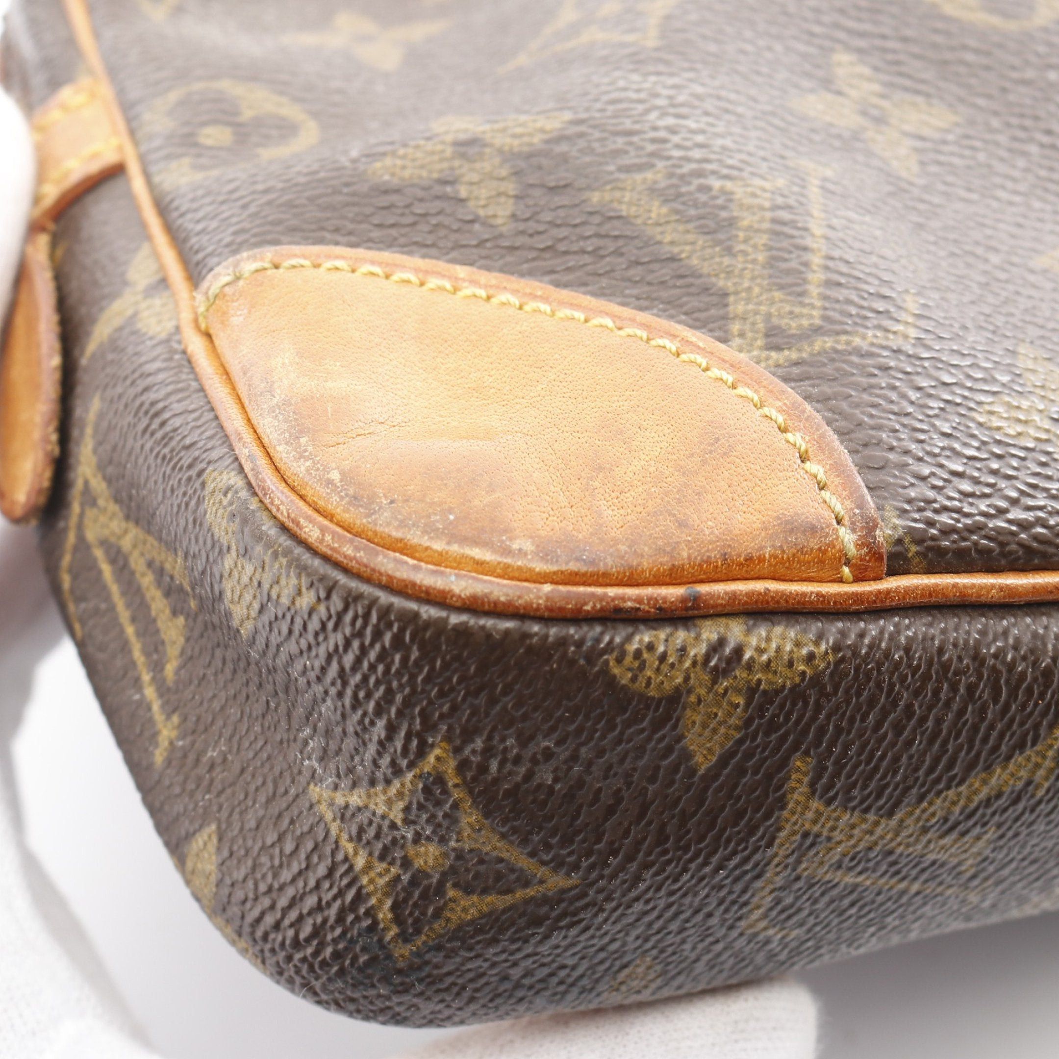 Louis Vuitton Louis Vuitton Marly Dragonne Monogram Clutch Bag Second Leather Brown Size ONE SIZE - 8 Thumbnail