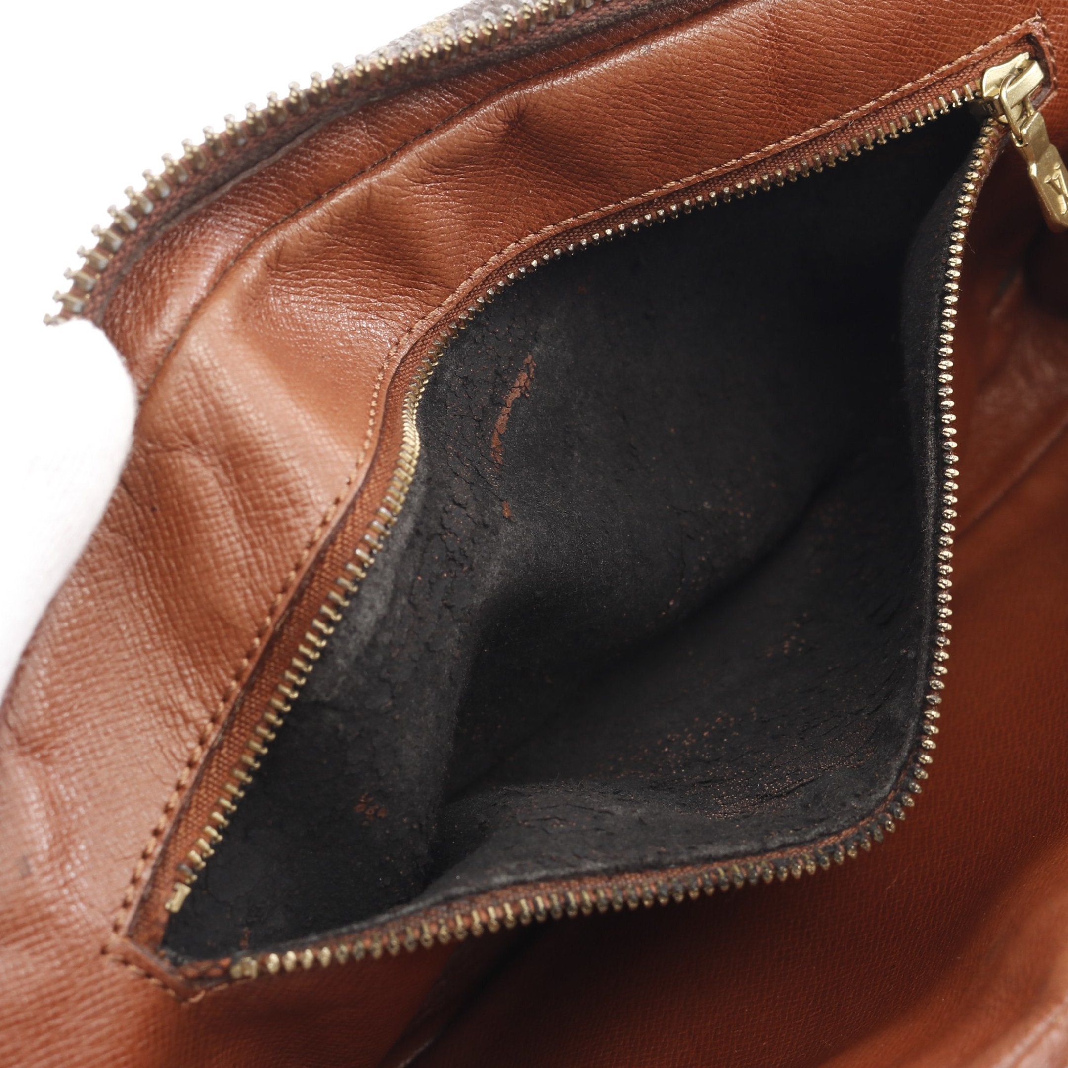 Louis Vuitton Louis Vuitton Marly Dragonne Monogram Clutch Bag Second Leather Brown Size ONE SIZE - 5 Thumbnail