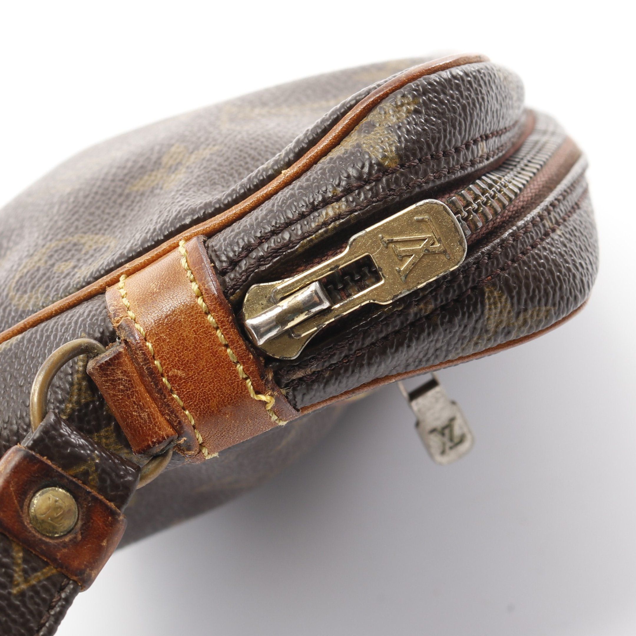 Louis Vuitton Louis Vuitton Marly Dragonne Monogram Clutch Bag Second Leather Brown Size ONE SIZE - 10 Thumbnail