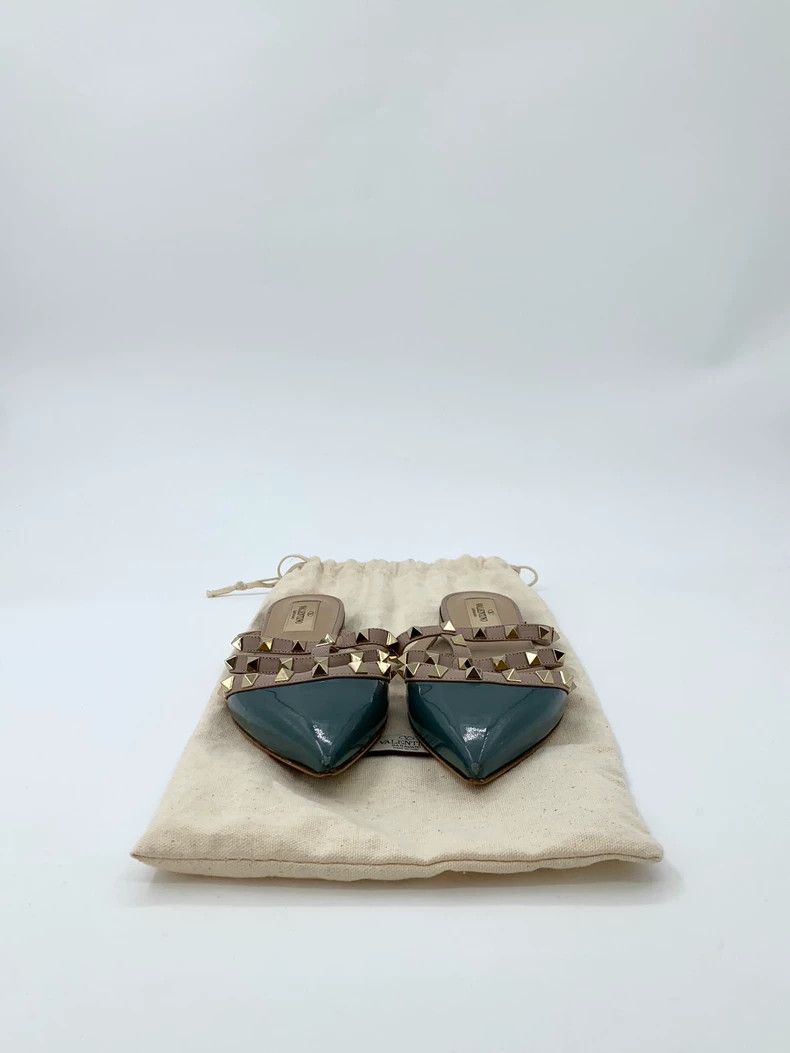 Valentino Valentino Size 35 Peacock Blue Studs Patent Leather Pointed Toe Flat Shoes Size US 5 / IT 35 - 8 Thumbnail