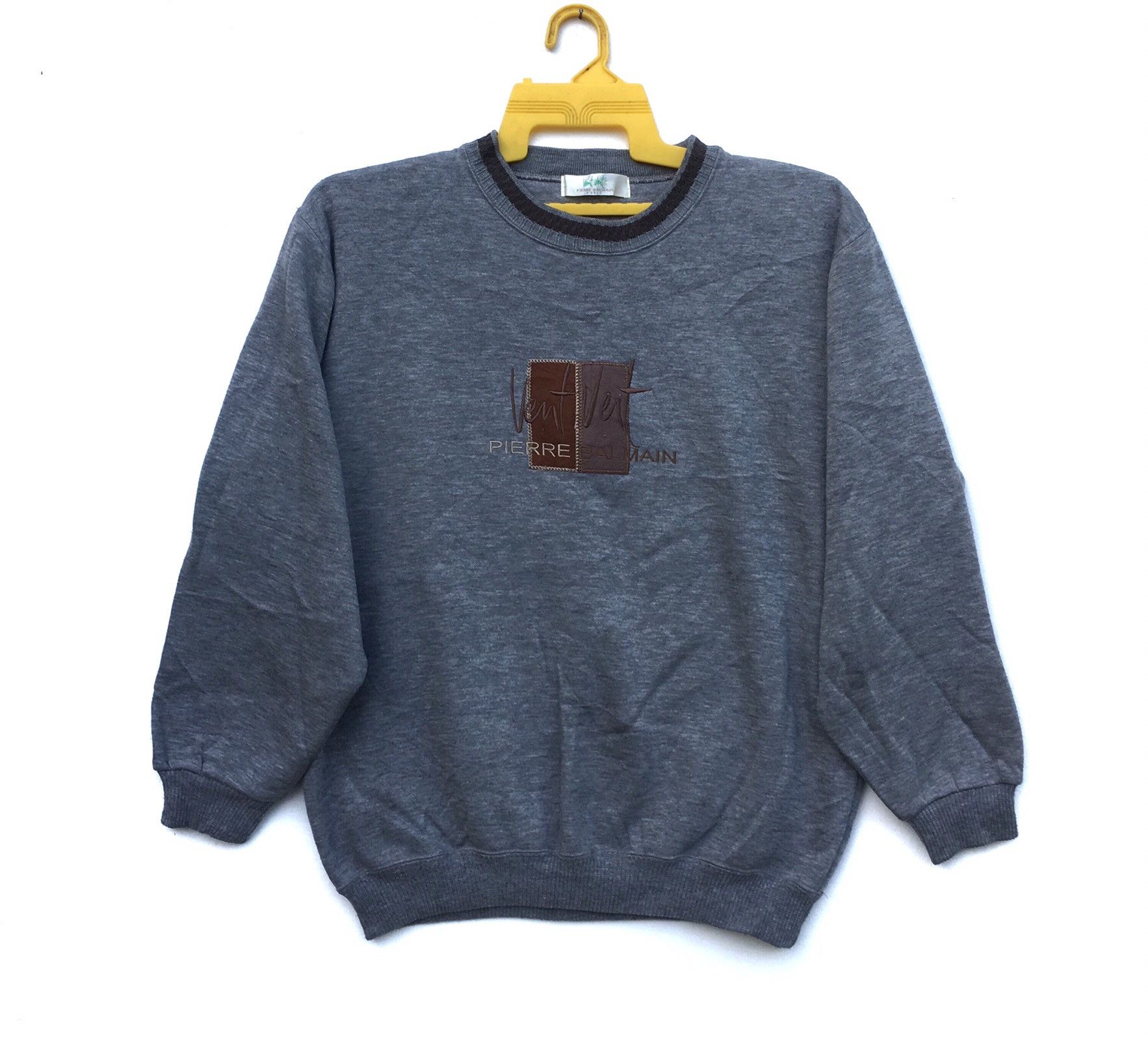 Vintage 90s PIERRE BALMAIN Vent Vent Paris Sweatshirt Spell Out Embroidered Jumper Sweater