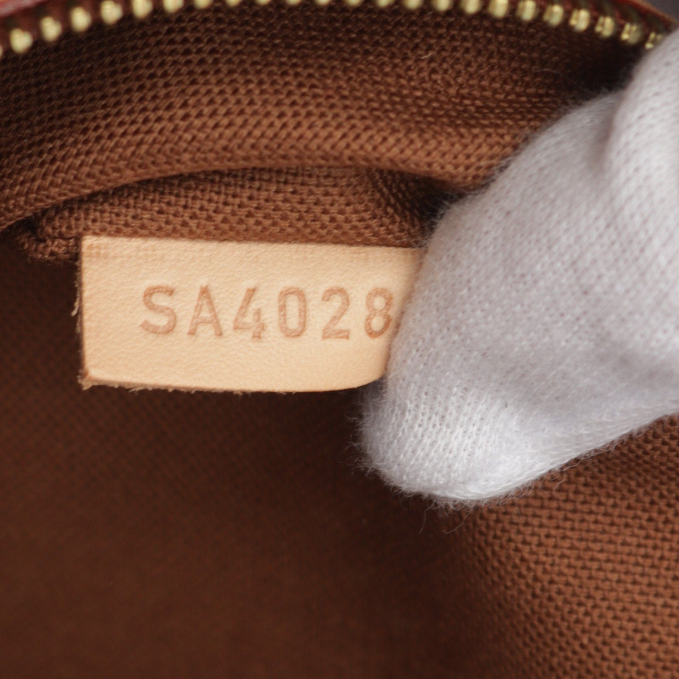 Louis Vuitton Louis Vuitton Batignolles Horizontal Monogram Shoulder Bag Leather Brown Size ONE SIZE - 5 Thumbnail