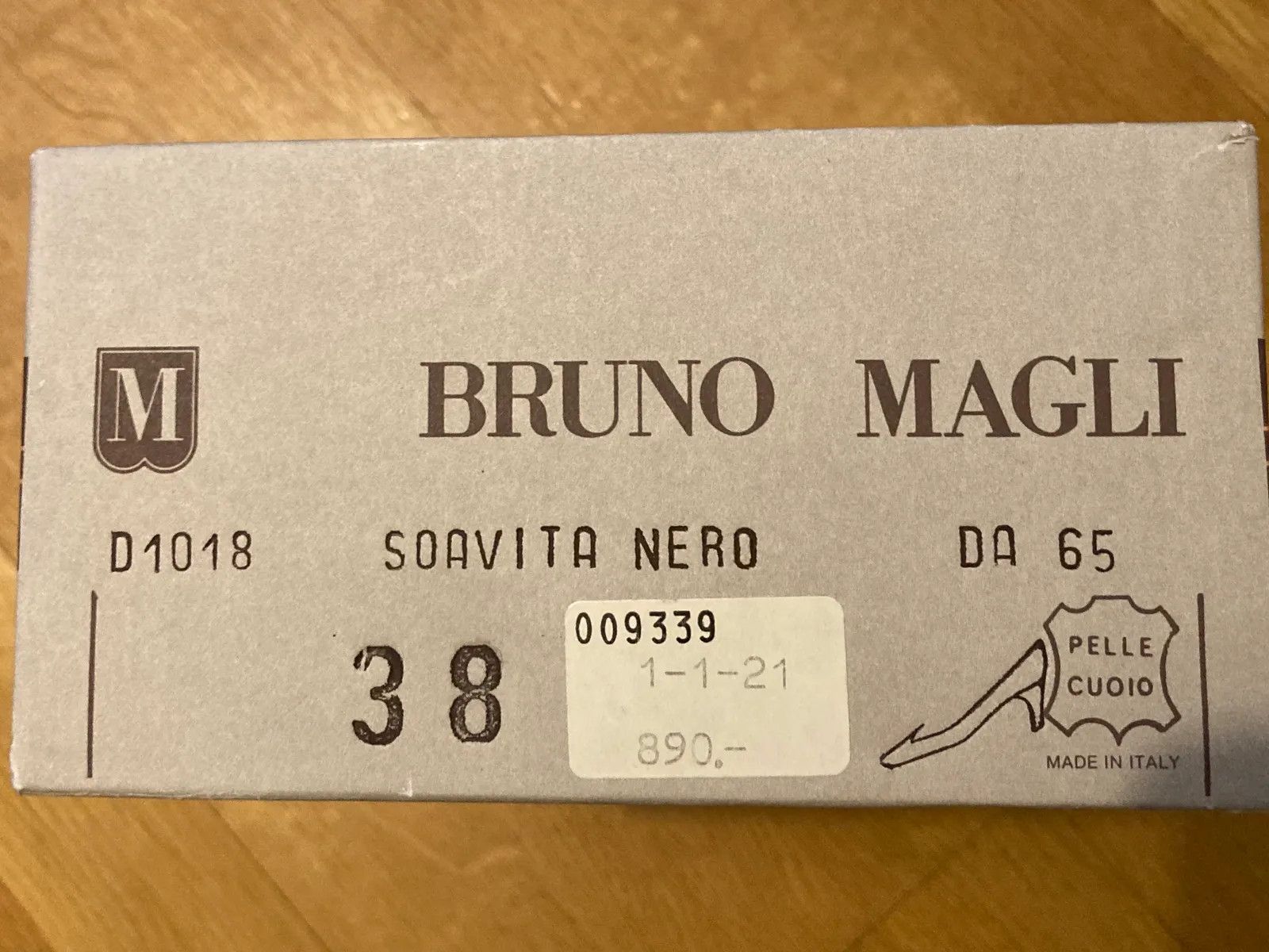 Bruno Magli Bruno Magli Heels Size US 8 / IT 38 - 2 Thumbnail