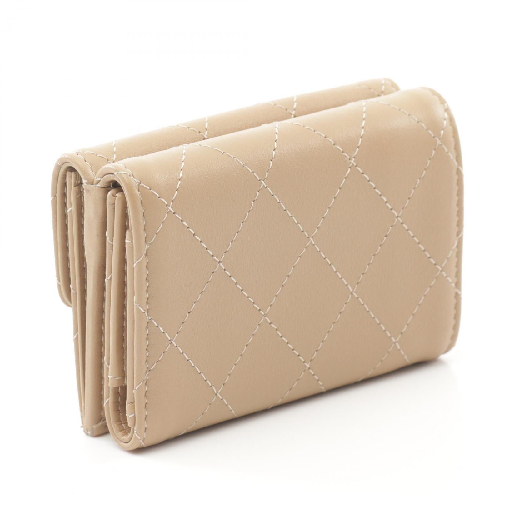 Chanel Chanel Matelasse Trifold Wallet Leather Beige Size ONE SIZE - 2 Thumbnail