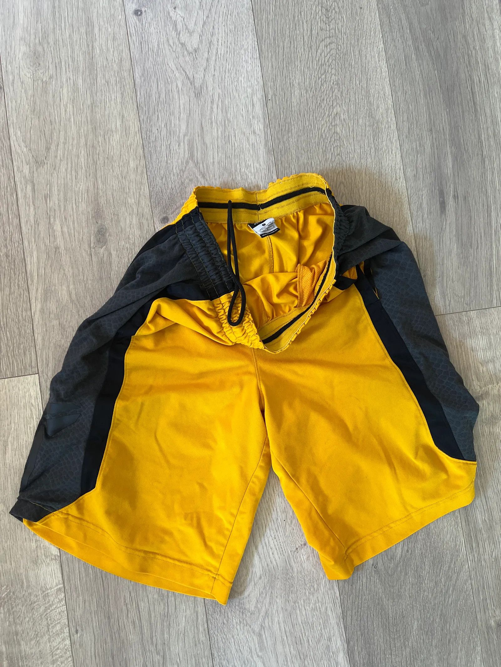 Nike Nike Nike shorts Shorts Size US 34 / EU 50 - 3 Thumbnail