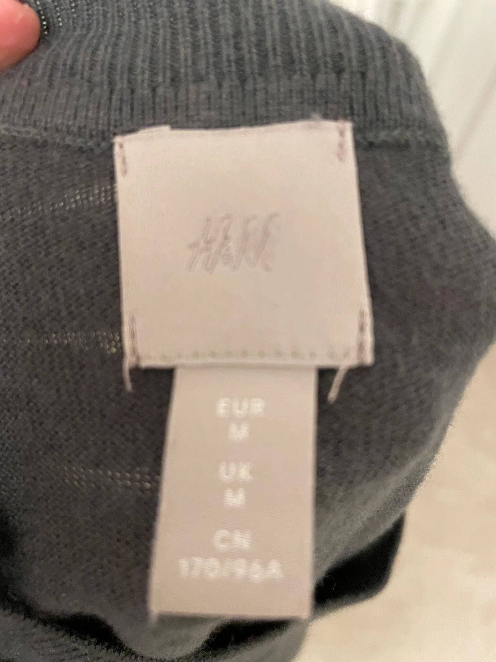 H&M H&M Sweater Size M / US 6-8 / IT 42-44 - 2 Thumbnail