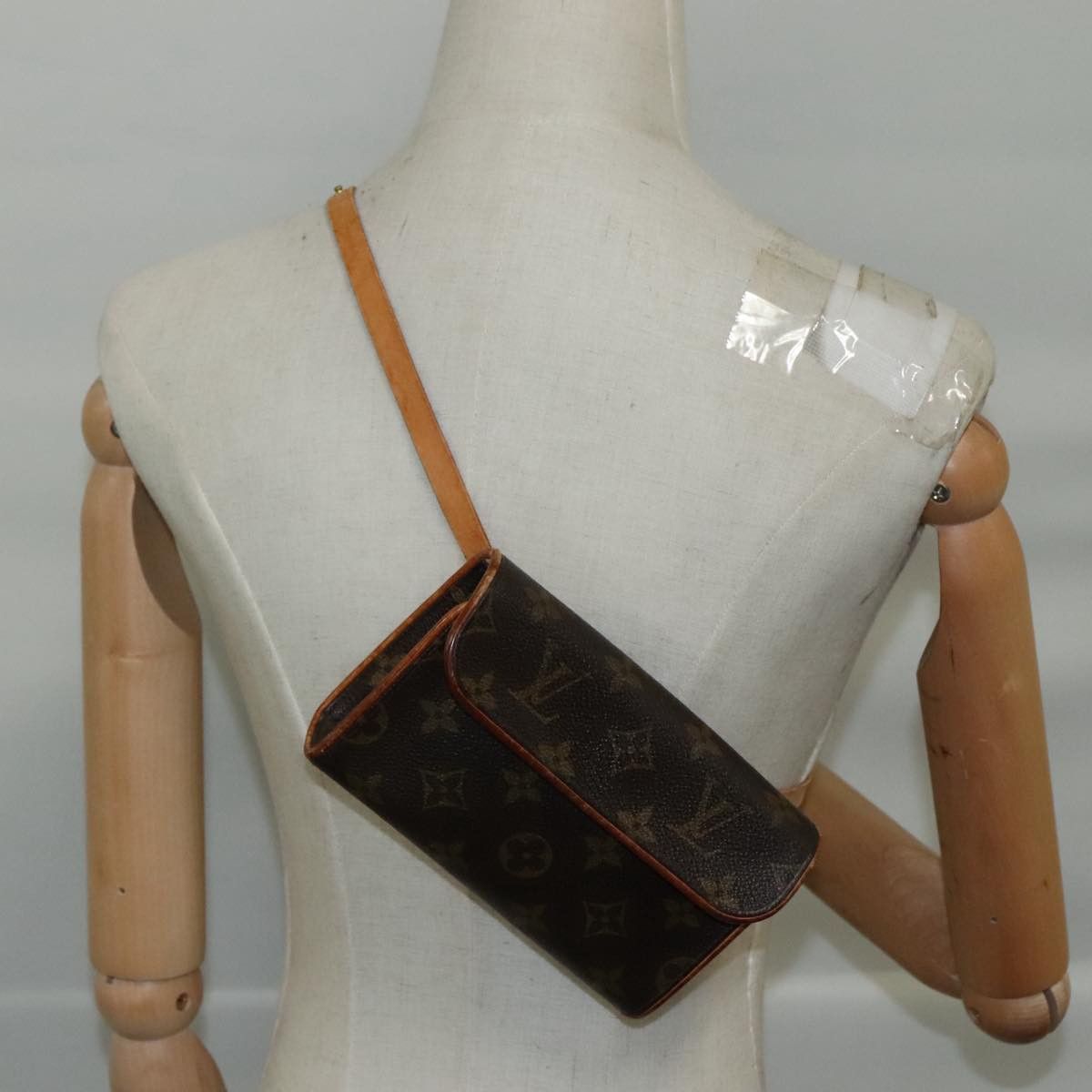 Louis Vuitton Florentine Brown Canvas Clutch Bag (Pre-Owned) Size ONE SIZE - 19 Thumbnail