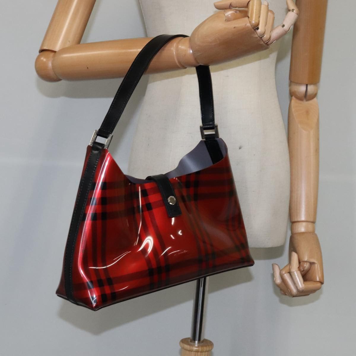 Burberry Nova Check Red Vinyl Shoulder Bag (Pre-Owned) Size ONE SIZE - 14 Thumbnail