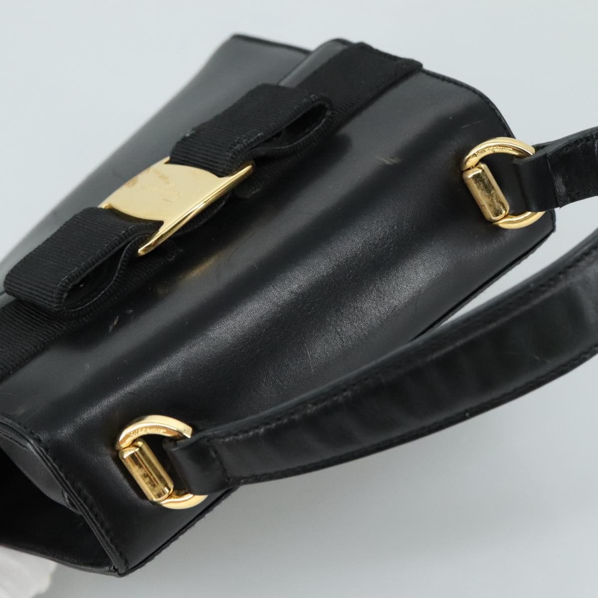 Salvatore Ferragamo Vara Black Leather Handbag (Pre-Owned) Size ONE SIZE - 14 Thumbnail