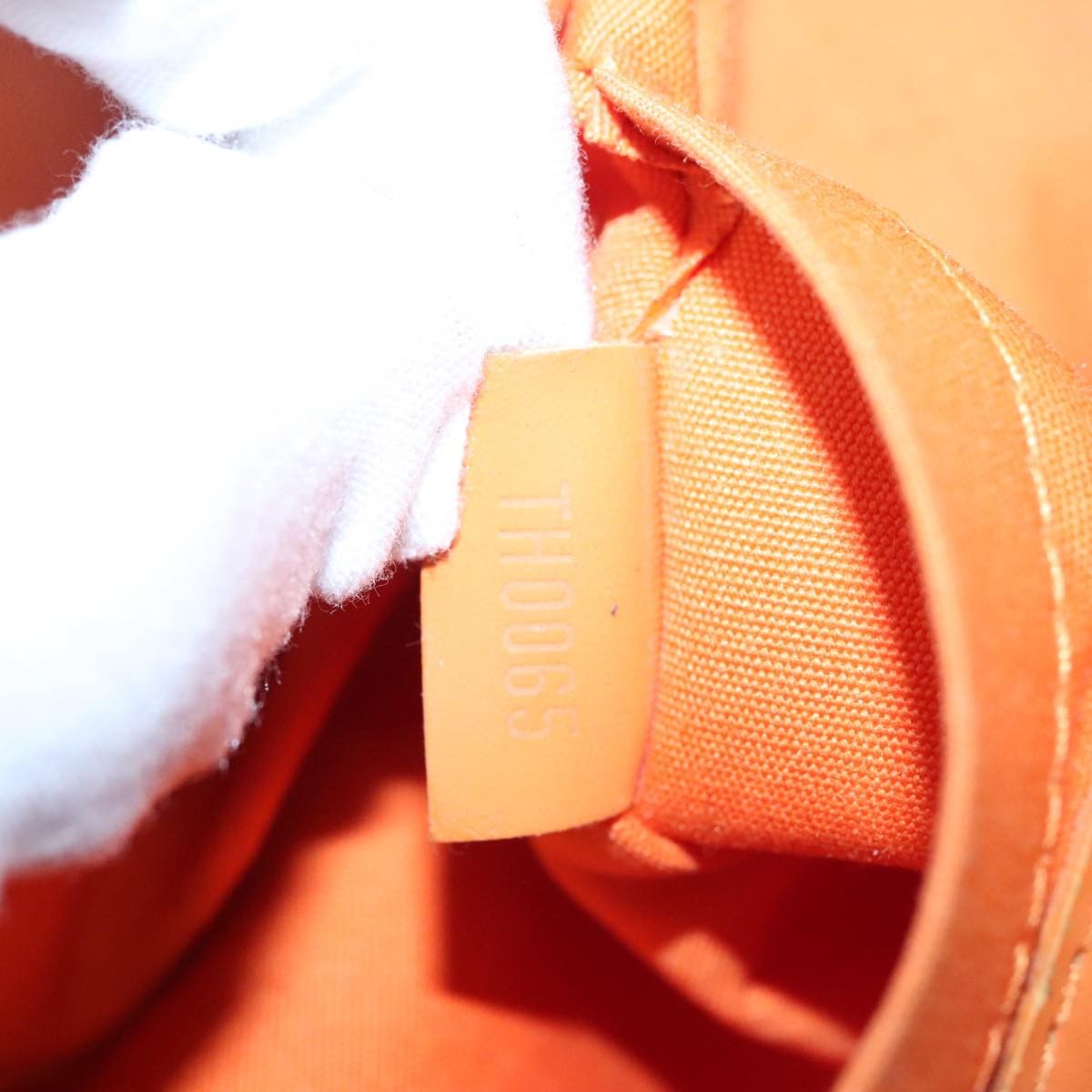 Louis Vuitton Mandala Orange Leather Shoulder Bag (Pre-Owned) Size ONE SIZE - 16 Thumbnail
