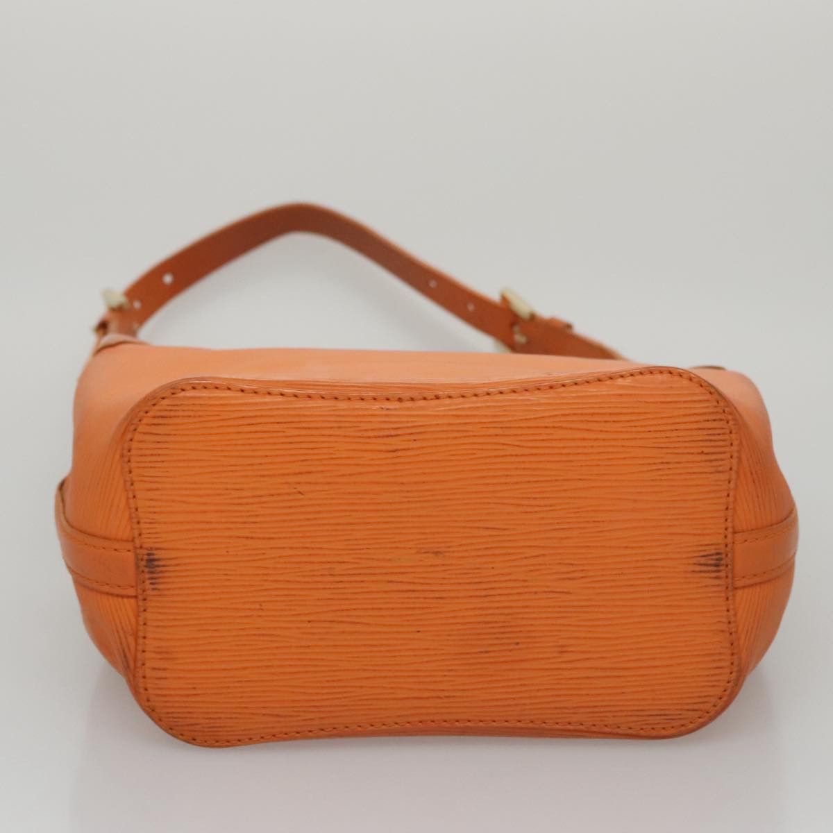 Louis Vuitton Mandala Orange Leather Shoulder Bag (Pre-Owned) Size ONE SIZE - 20 Thumbnail