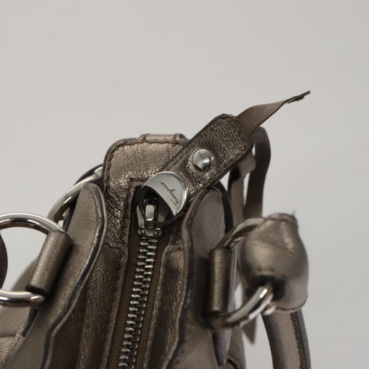Salvatore Ferragamo Gancini Silver Leather Shoulder Bag (Pre-Owned) Size ONE SIZE - 17 Thumbnail