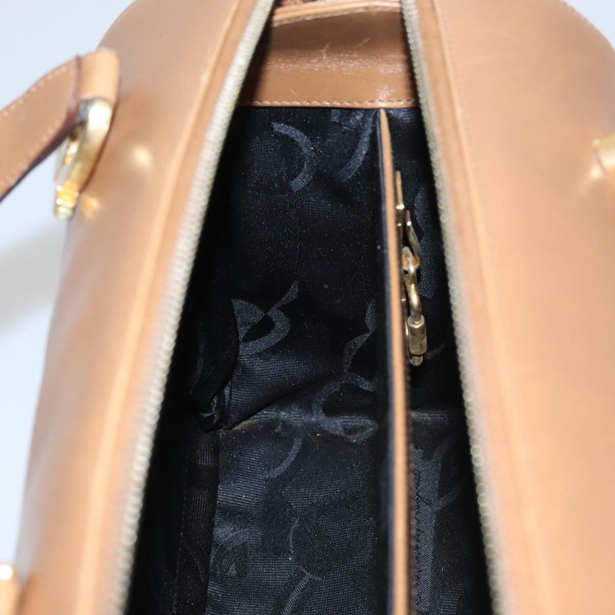 Salvatore Ferragamo Gancini Brown Leather Handbag (Pre-Owned) Size ONE SIZE - 19 Thumbnail