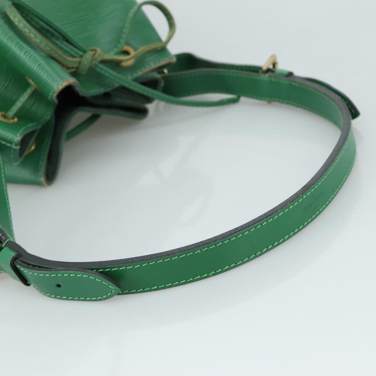 Louis Vuitton Noé Green Leather Shoulder Bag (Pre-Owned) Size ONE SIZE - 4 Thumbnail