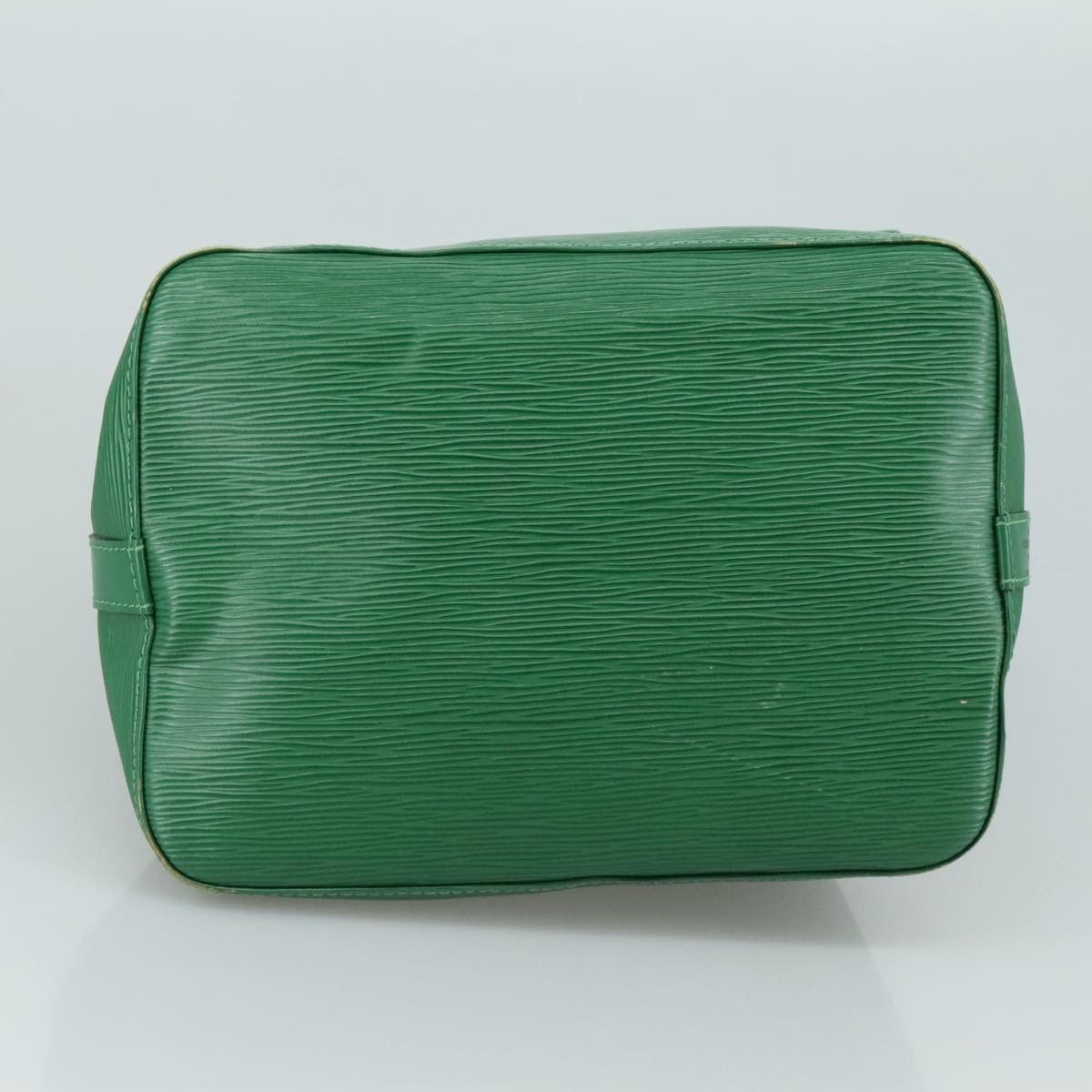 Louis Vuitton Noé Green Leather Shoulder Bag (Pre-Owned) Size ONE SIZE - 6 Thumbnail