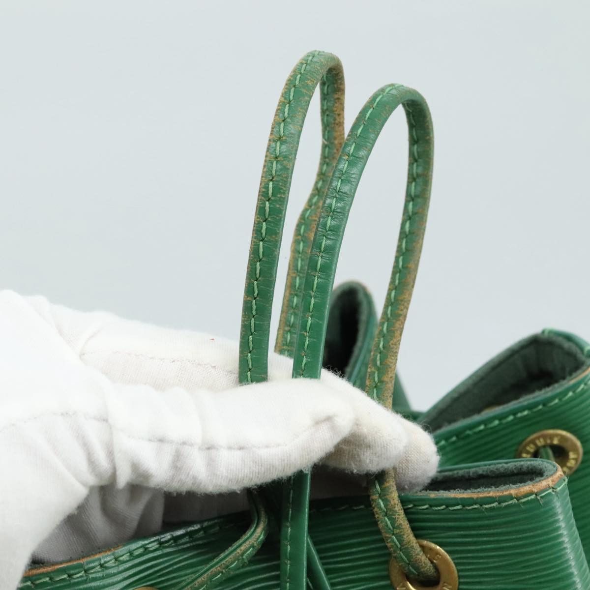 Louis Vuitton Noé Green Leather Shoulder Bag (Pre-Owned) Size ONE SIZE - 15 Thumbnail